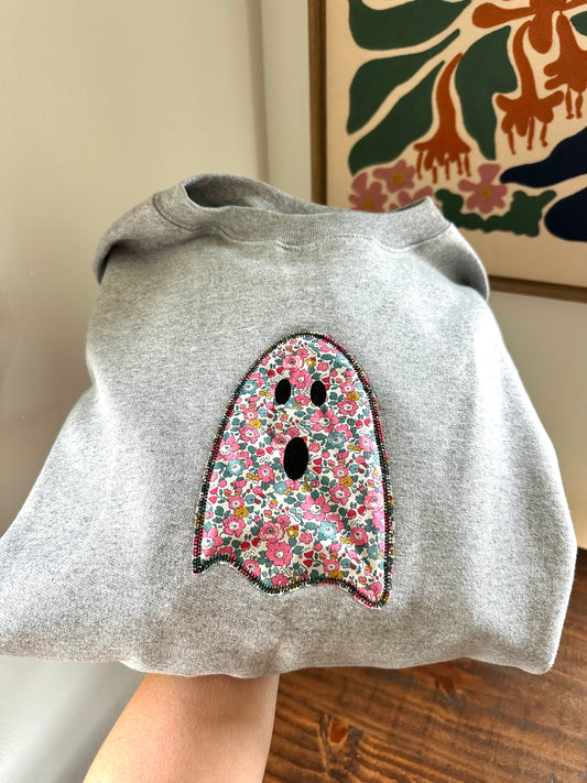 Appliqué Ghost Sweatshirt - Steel Gray Hanes